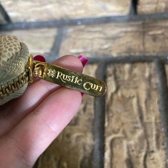 ‎Rustic cuff wristlet holder - Picture 2 of 3